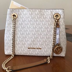 MK Jet Set Chain Medium Signature Messenger Bag